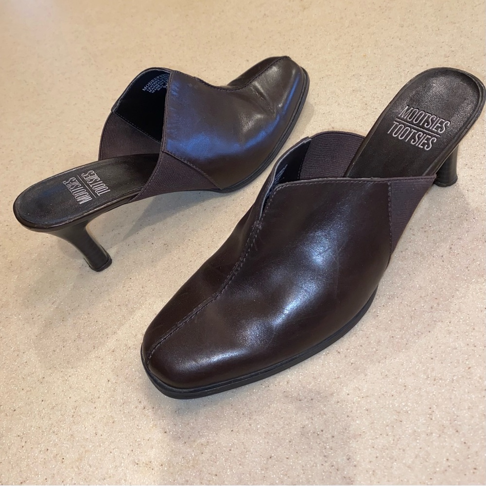Mootsies Tootsies Women's Brown Heeled Mules/Clogs